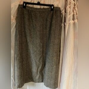 Vintage Towner 100% wool skirt. Lined. With pockets.